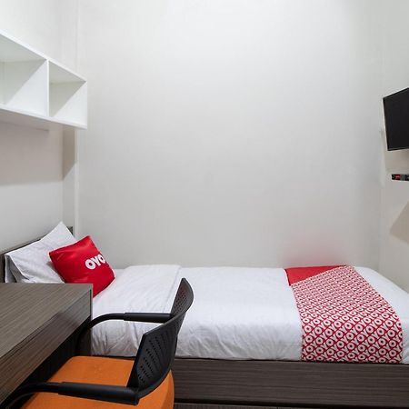 Oyo 3253 Sofia Residence Telukjambe ภายนอก รูปภาพ