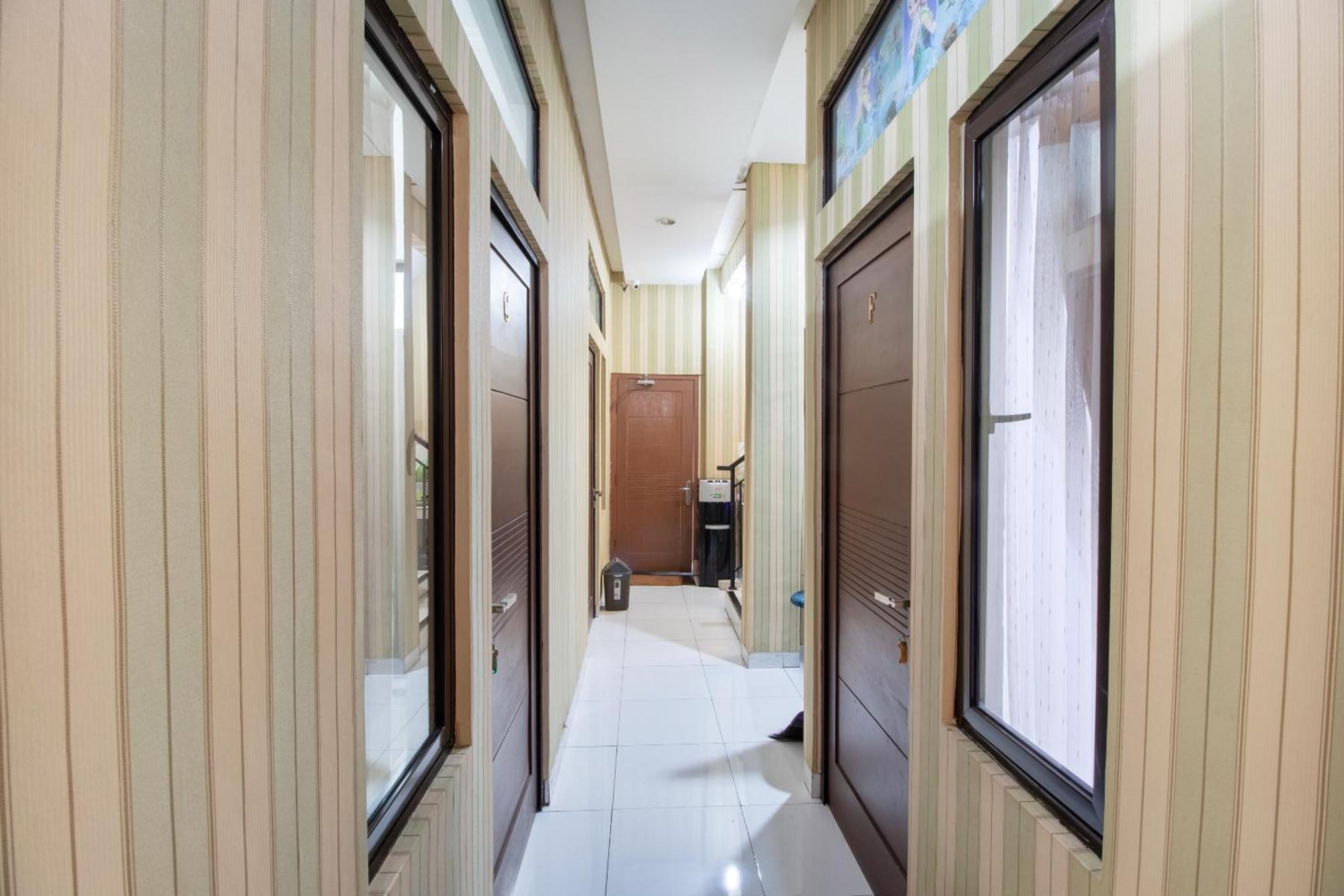 Oyo 3253 Sofia Residence Telukjambe ภายนอก รูปภาพ