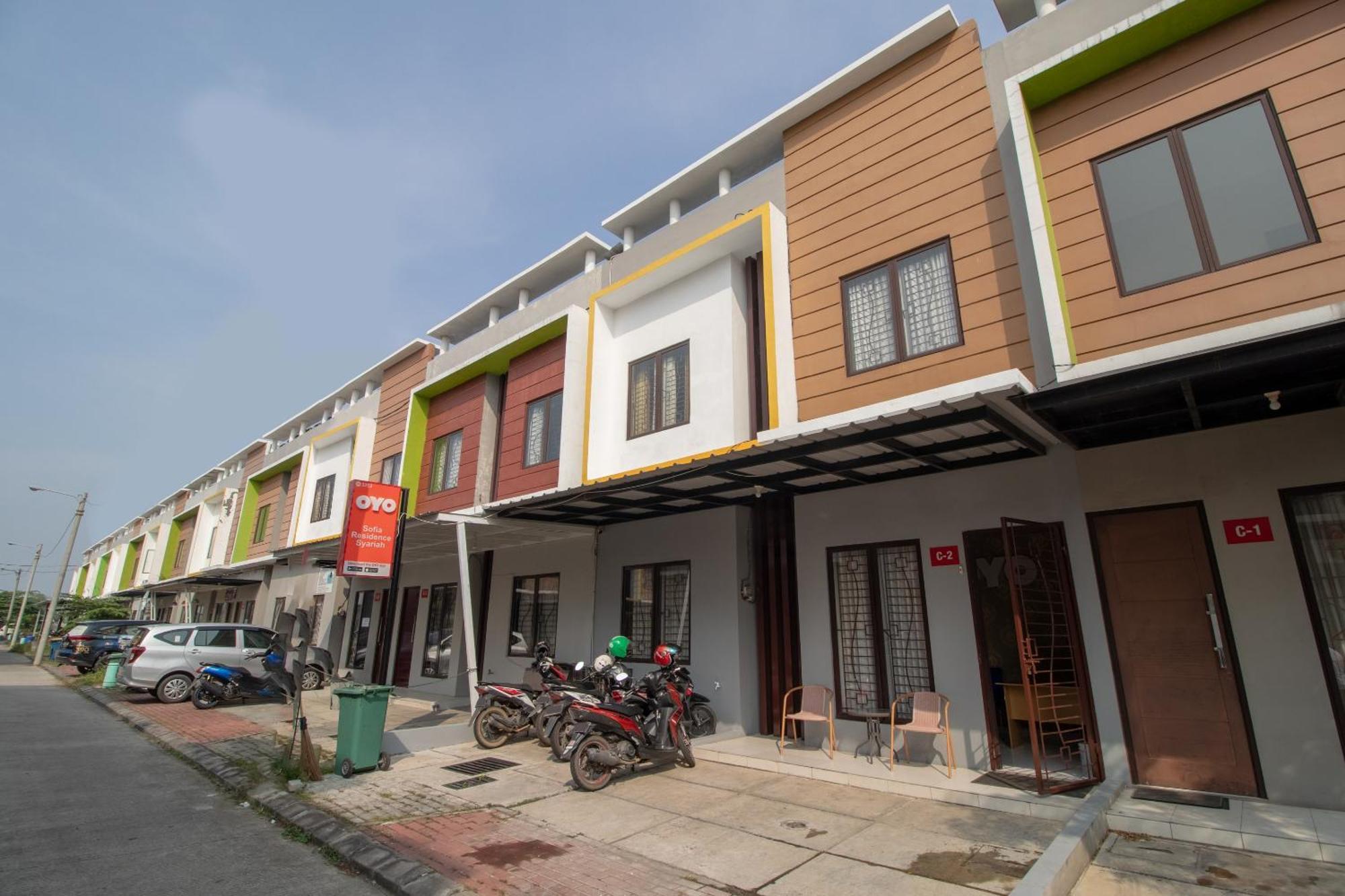 Oyo 3253 Sofia Residence Telukjambe ภายนอก รูปภาพ