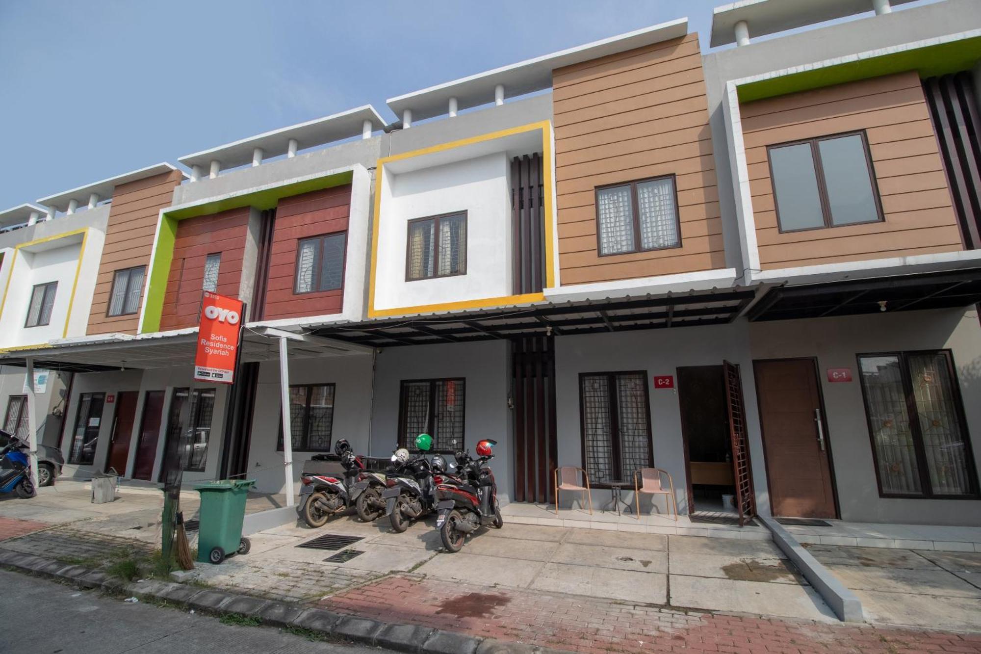 Oyo 3253 Sofia Residence Telukjambe ภายนอก รูปภาพ