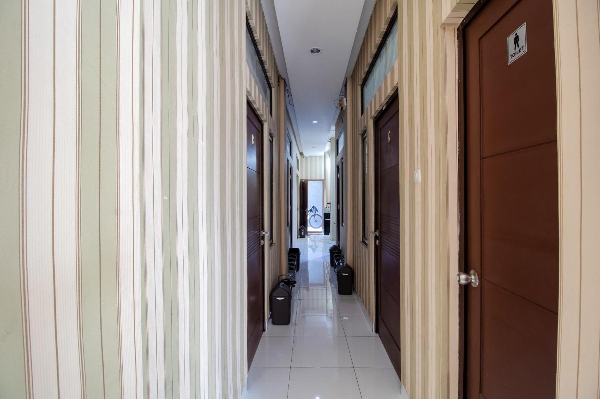Oyo 3253 Sofia Residence Telukjambe ภายนอก รูปภาพ